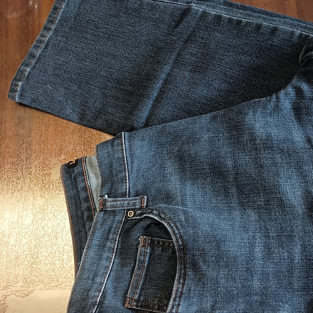 Lee Straight Leg Relaxed Fit. Women's size 14